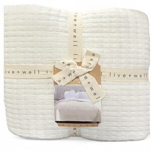 Live Well Cream Full/Queen Quilt 90”x90” NEW with Tags 100% Polyester